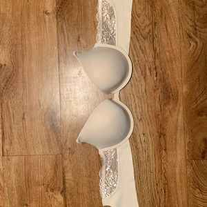 Women’s bra, 38C